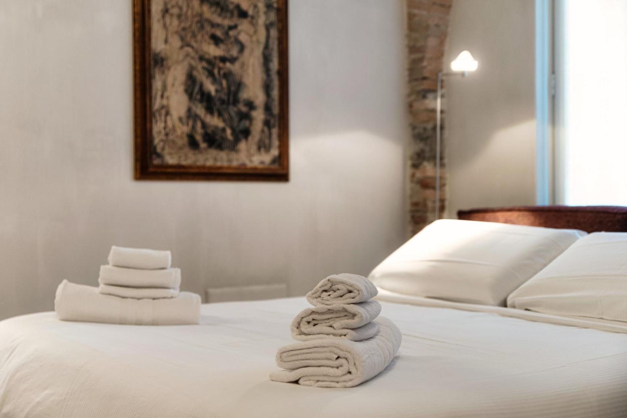Suites Lorodellago Como - The House Of Travelers Eksteriør billede